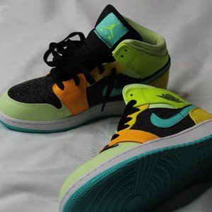 NIKE Air Jordan 1 MID SE (GS)